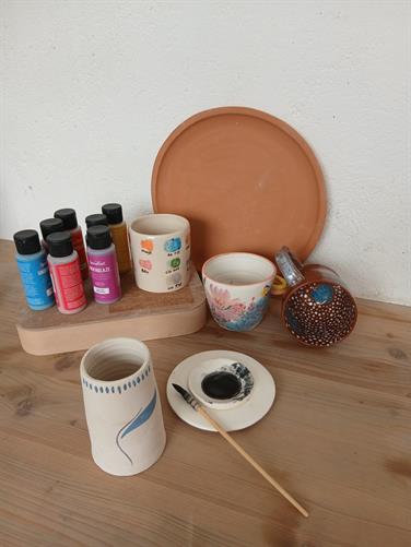 Image for: CAPSULE CRÉATIVE : PEINTURE SUR CÉRAMIQUE